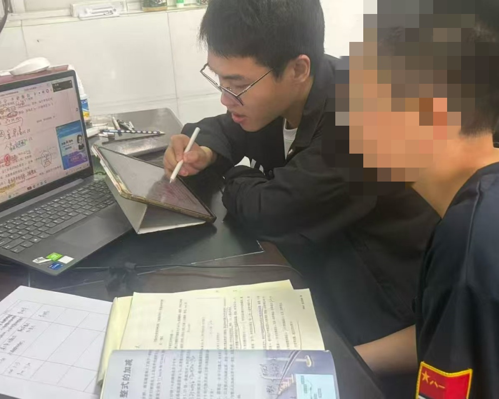 9ba98a65b3c0b00a896a399ff2975d40_副本.jpg